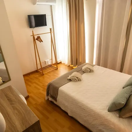 Pensión Central Guest House *