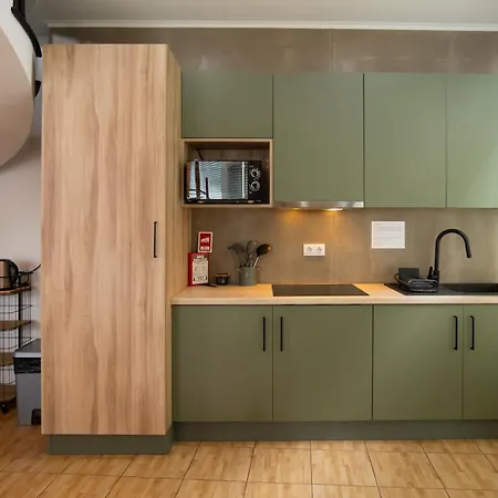 Central Guest House *