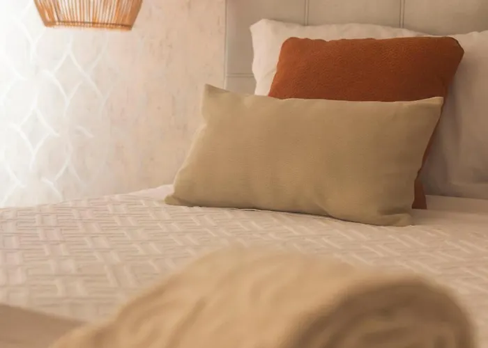 Πανσιόν Central Guest House Πόντα Ντελγκάντα