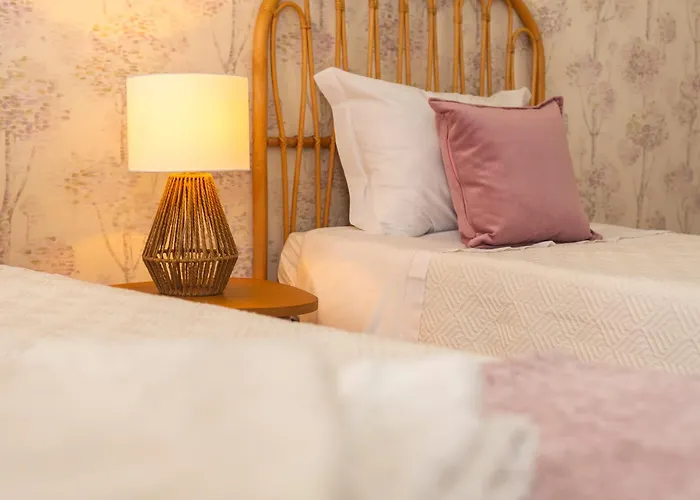 Πανσιόν Central Guest House Πόντα Ντελγκάντα