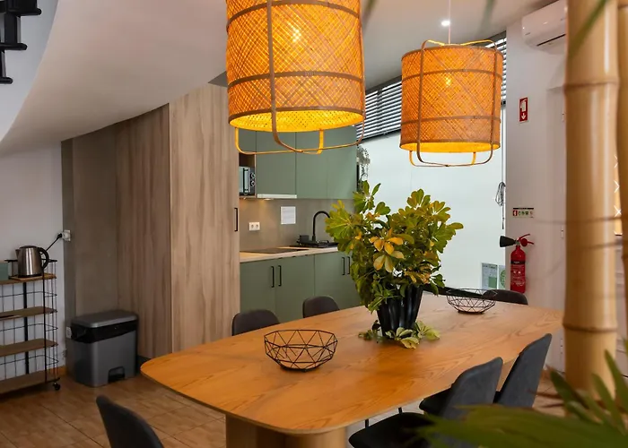 Central Guest House *